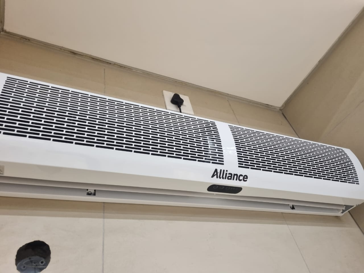 Alliance air curtain — interior doorway