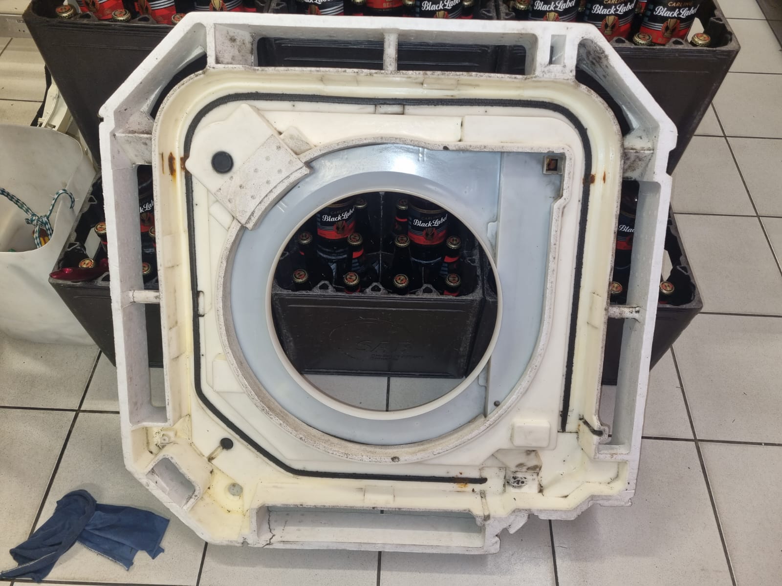 Cassette face panel & drain pan removed