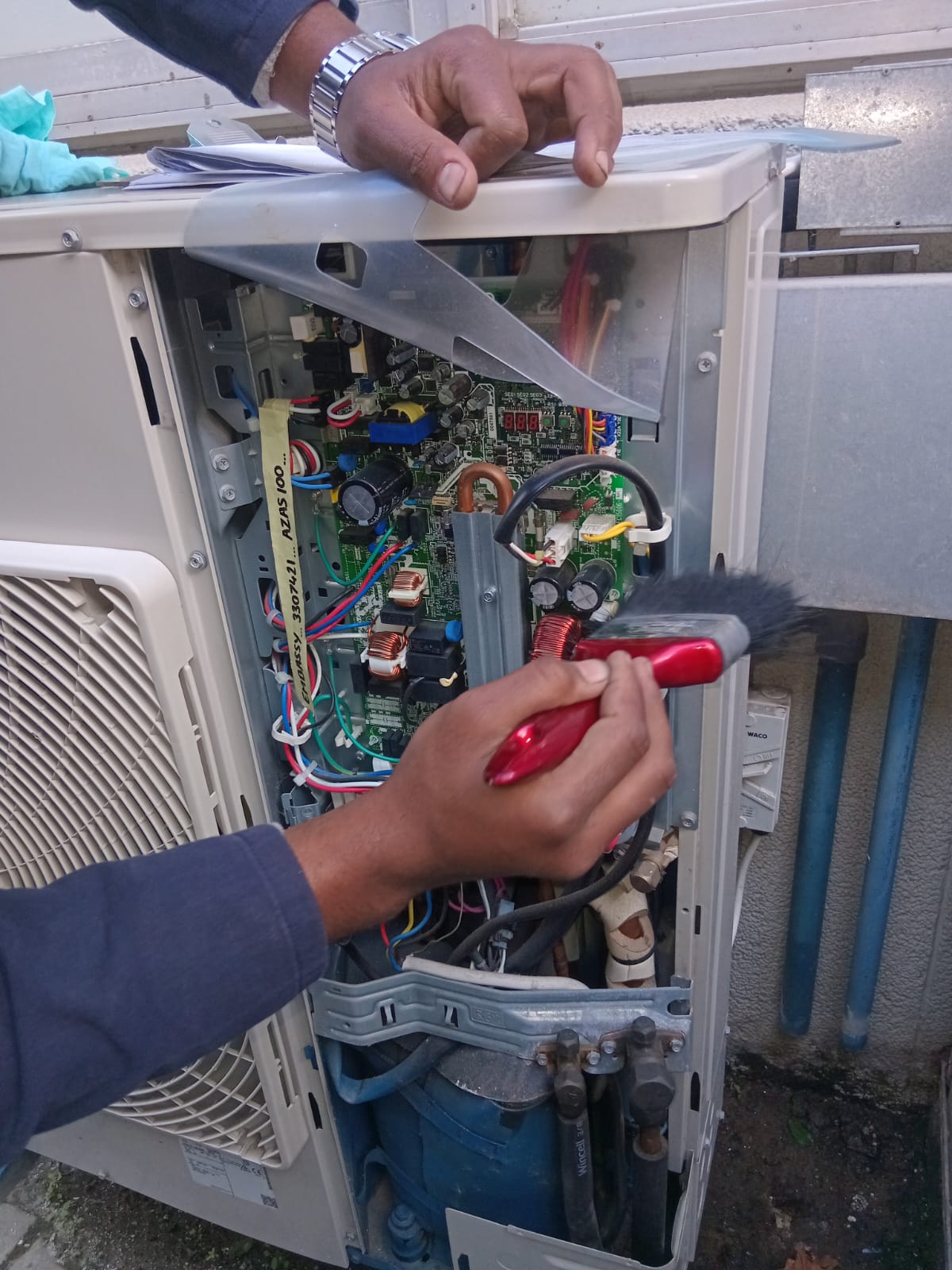 Outdoor unit PCB clean & diagnostics