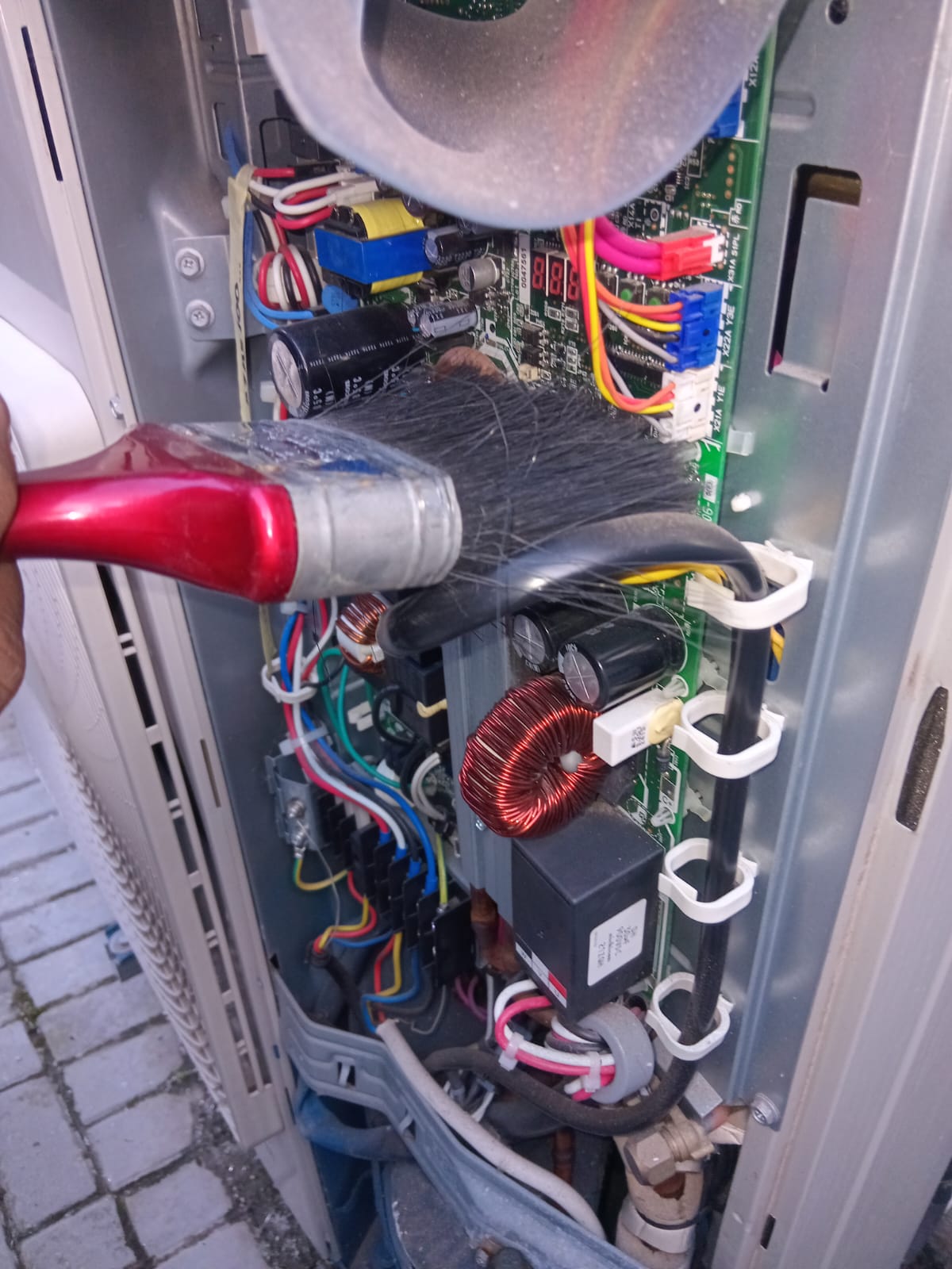 Inverter board service — capacitors & inductors