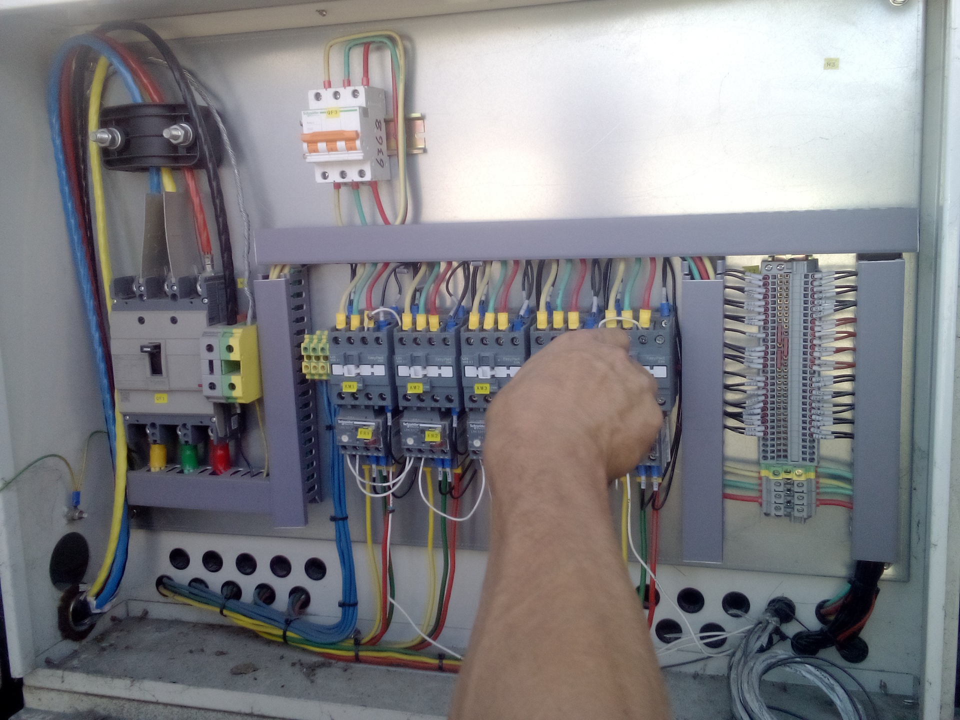 Three-phase distribution & control wiring