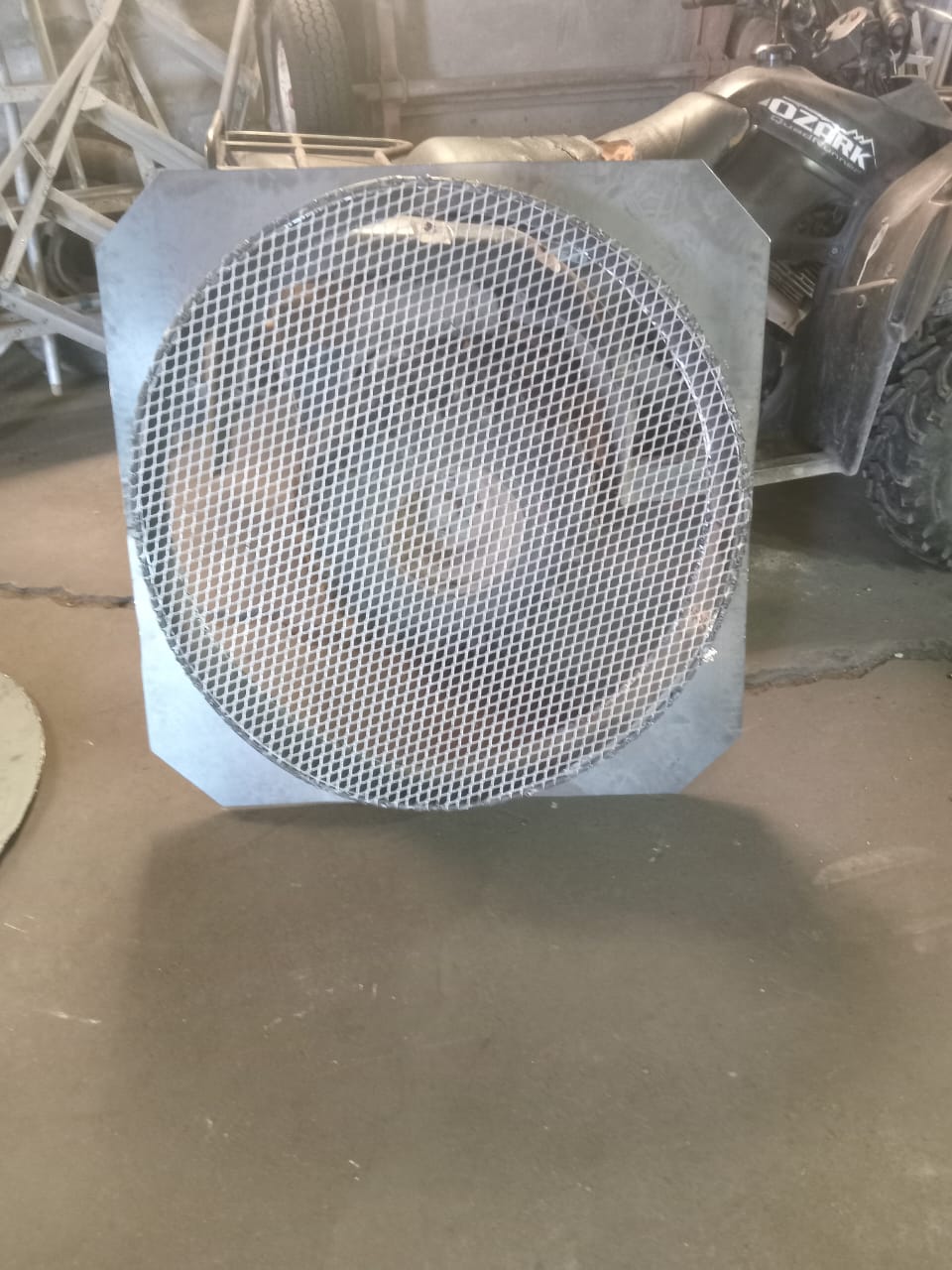 Bird-proof intake grille — galvanised frame with welded mesh