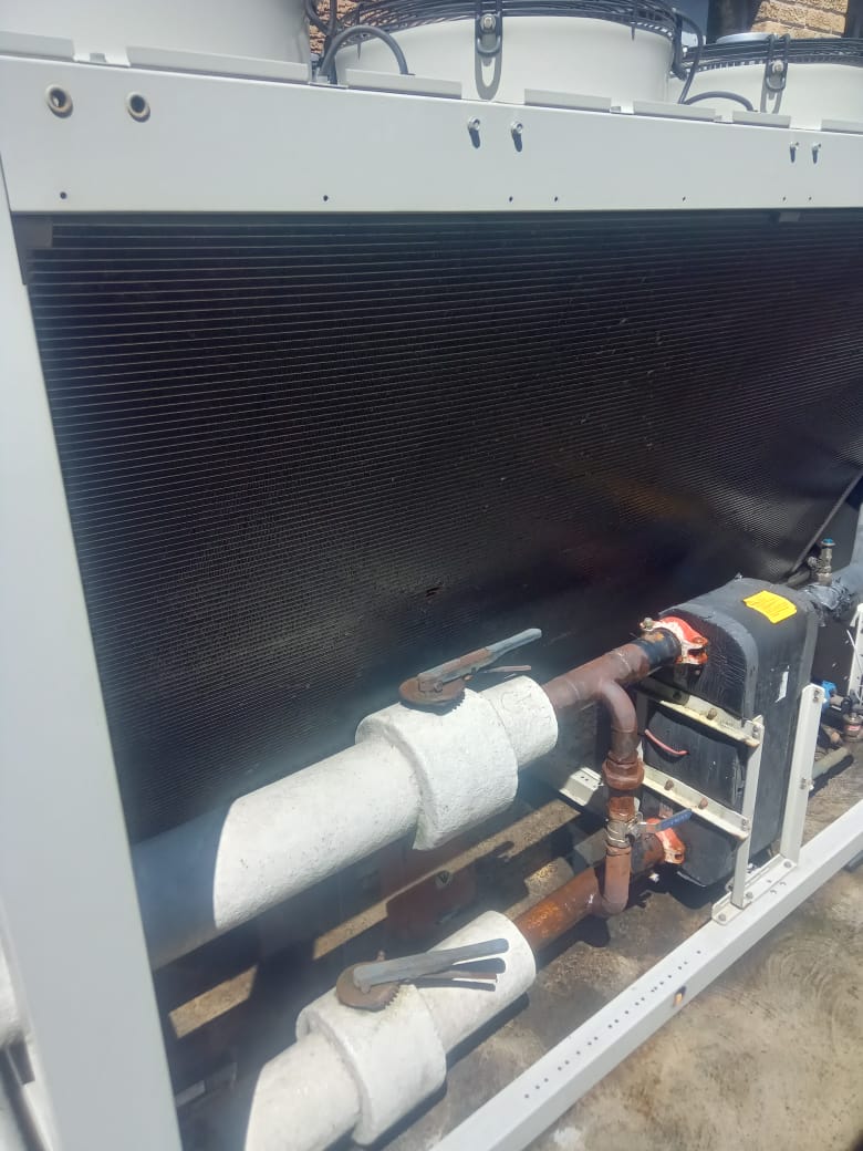V-coil condenser & brazed-plate evaporator — chiller end-bay
