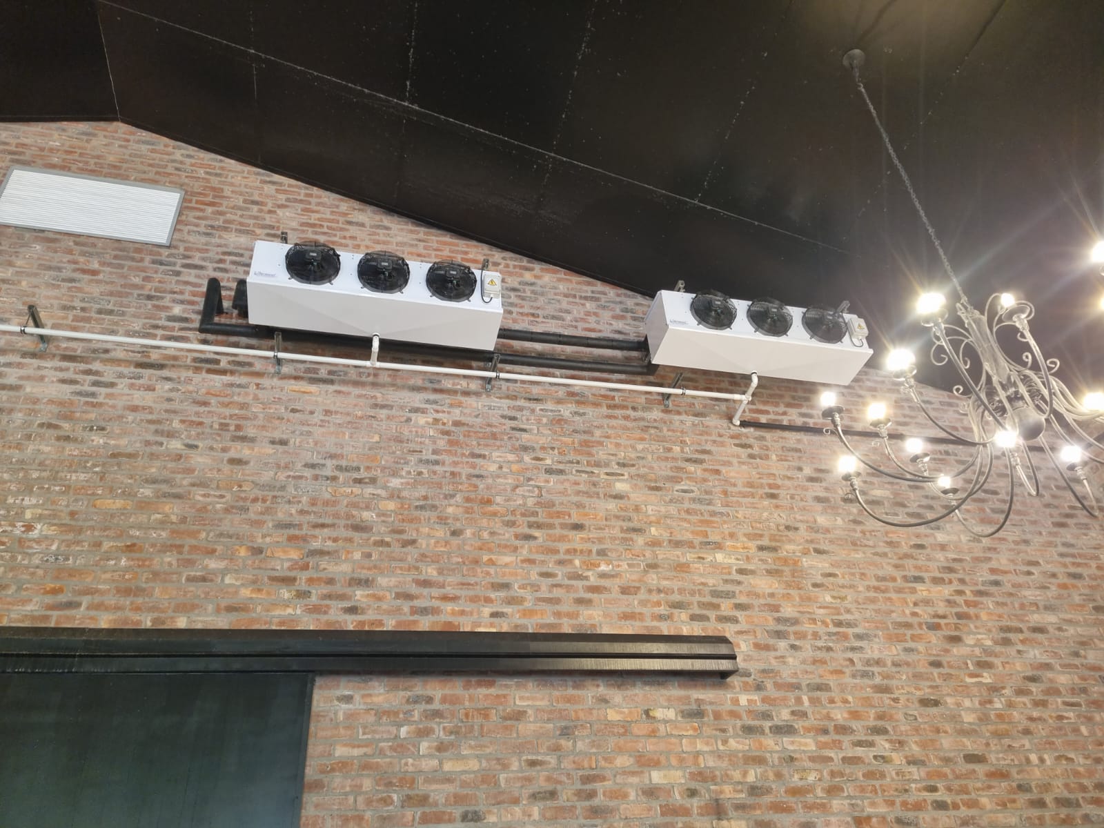 Dual evaporator coils — wine cellar climate control